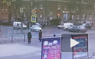 Момент столкновения Mazda и Daewoo Nexia на Варшавской попал на видео 