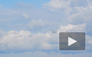 Видео: Над Петербургом снова пролетели военные самолеты