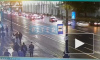 Появилось видео аварии на Невском проспекте с "Мерседесом", "таксистом" и троллейбусом