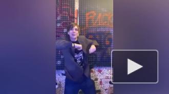 Рэпер Слава КПСС прокричал в центре Петербурга лозунги в поддержку Навального