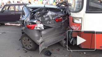 В ДТП с автобусом в Перми пострадало 15 машин и два человека