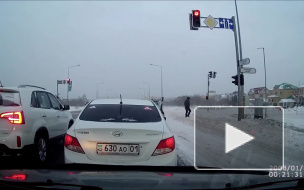 Как не надо переходить дорогу.
