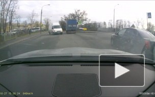 Снёс женщину.