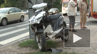 В центре Петербурга столкнулись пассажирский автобус, переполненный людьми, и мотоцикл