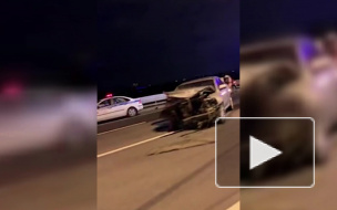 Части автомобиля раскидало по КАД после ДТП в южной части Петербурга