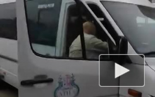 В Ростове водитель маршрутки подрался с пассажиркой 