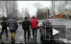 Видео задержания: Под Костромой мужчина похитил 8-летнюю девочку и спрятал ее в диване