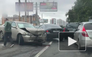 Появилось видео жесткого ДТП на съезде с Кушелевской дороги