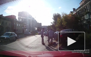 Видео: в Омске пятеро пьяных мужчин жестоко избили похитителя собаки после долгой погони