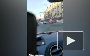 Полиция задержала дагестанца, ехавшего задним ходом по встречке проспекта Большевиков