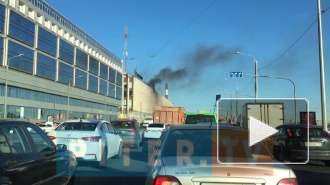 Видео: на Синопской набережной загорелось здание "Ростелекома"