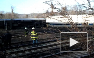 Пассажирский поезд сошел с рельсов в Нью-Йорке