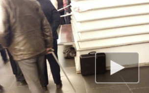 Очевидцы в Сети показали сумку, из-за которой закрывали «Невский», и труп на «Сенной»