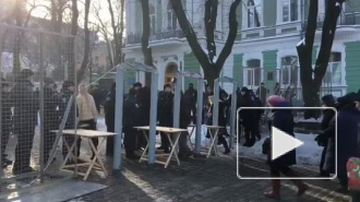 Видео протеста: на Украине второй день продолжаются массовые митинги