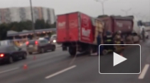 Видео из Москвы: В ДТП с двумя грузовиками на МКАД погибли 2 человека
