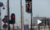 Зеленый сигнал светофора не защитил мать и дочку от колес грузовика в Петербурге