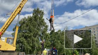 Специалисты закончили установку памятника Цою у Ветеранов 