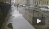 На 10-й Советской прорвало трубу с горячей водой, автомобилистам приходится объезжать улицу
