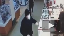 Видео из Казани: Налетчики в масках крушили ТЦ "Алтын"