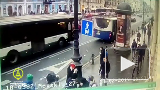 В больнице умер пенсионер, которого сбил троллейбус на Невском проспекте