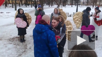 Житель Петербурга сделал предложение руки и сердца в окружении ангелов с золотыми крыльями