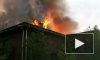 Видео: в Иркутске загорелись старые военные казармы ИВАТУ