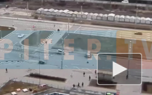 На проспекте Культуры легковушка попала в жесткое ДТП. Водителя "вынесло" из салона