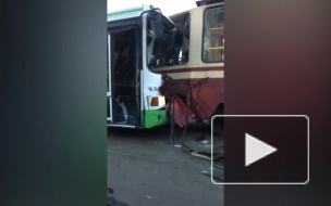 На Большой Пороховской трамвай врезался в автобус