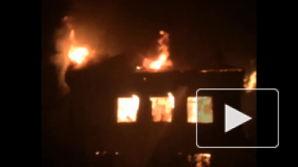 В Московском районе 15 сотрудников МЧС спасли жителей дома от страшного пожара