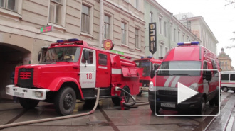 Жители дома в Колпино полночи провели на улице из-за пожара