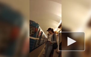 После падения на рельсы на станции метро "Гражданский проспект" женщина осталась без рук