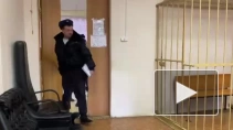 В Петербурге арестовали девушку, бросившую коктейль Молотова в избирательный участок