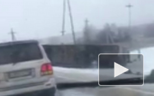 Под Красноярском улетел в кювет рейсовый автобус с пассажирами