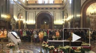 В храме Христа Спасителя началось отпевание протоиерея Дмитрия Смирнова