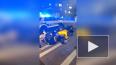 Видео: полицейский автомобиль протаранил толпу в америка...