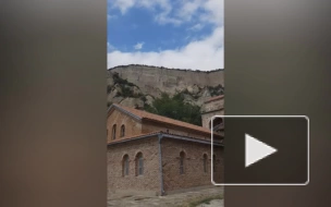 В Грузии обрушилась скала у средневекового монастыря