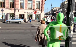 В Петербурге по каналам сплавился Зеленый Купорос