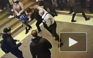 Полицейские оперативно задержали участников драки на станции "Площадь Александра Невского-1"