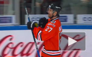 Появилось видео, как капитан хоккейного клуба станцевал "Мало половин", после забитой шайбы