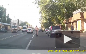 Голый извращенец на велосипеде разъезжал по Воронежу на глазах у женщин и маленьких детей