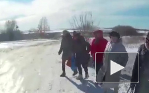 Видео из Мордовии: автобус въехал в остановку и сбил пассажиров