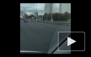  На МКАДе страшно горела Газель