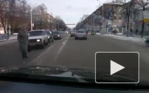 Бабушка перешла дорогу