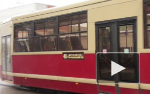 Петербургским безбилетникам читали стихи в заблудившемся трамвае