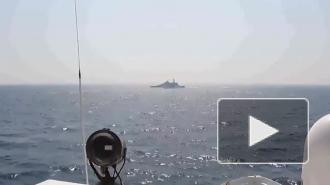 Корабль ВМС США открыл предупредительный огонь в сторону иранских катеров