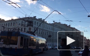 На 1-й Красноармейской троллейбус погнул рог