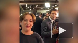 Фанатка Козловского с криками ворвалась на красную дорожку на премьере "Чернобыля"