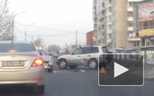 ДТП на улице Ястынской в Красноярске сняли на видео