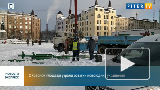 Последние части новогодних украшений убрали с Красной площади в Выборге