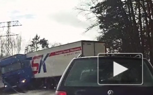 Жуткое видео из Калининграда: фура раздавила пикап